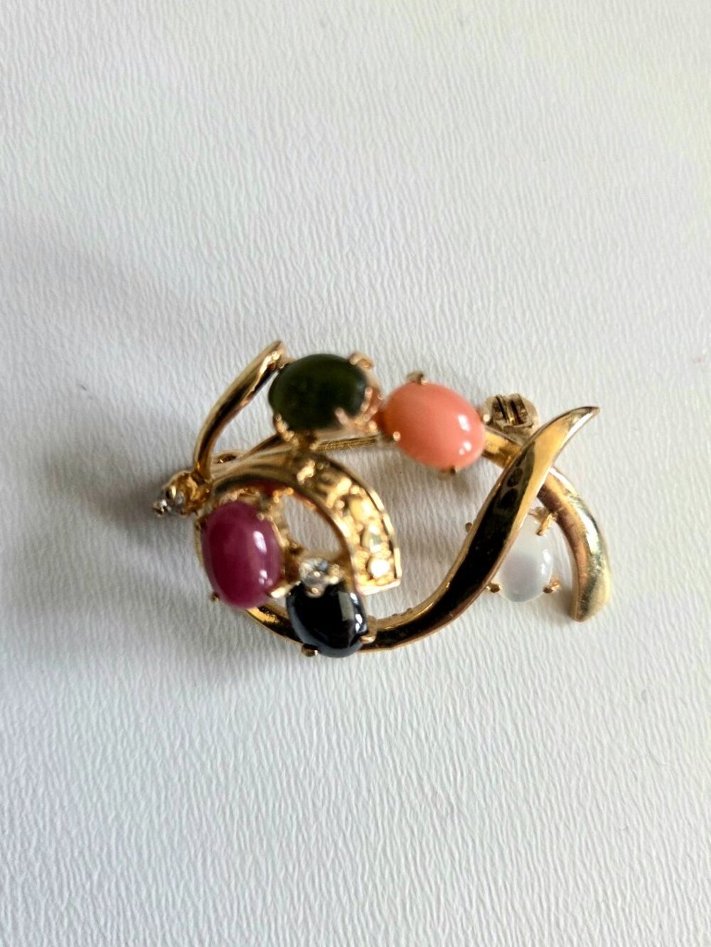 Vintage Gold Plated (?) Brooch Pin with Multicolored Gems